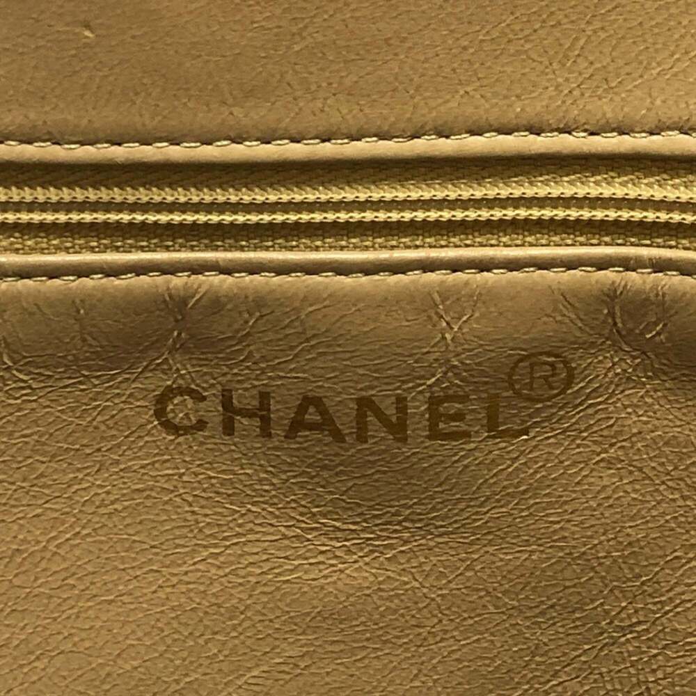 CHANEL Cream Tote Bag - Picture 14 of 15